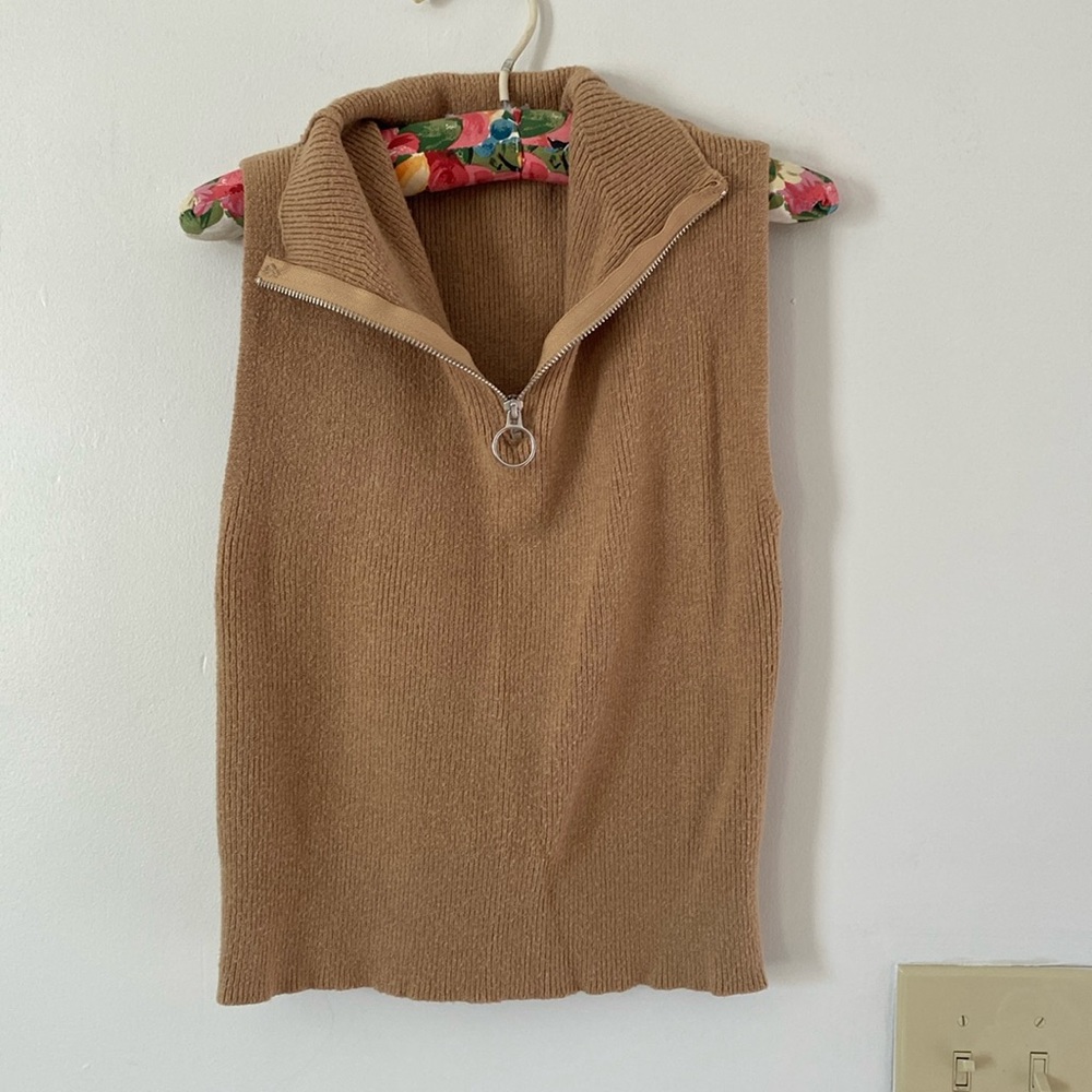 Sweater vest zip up size small